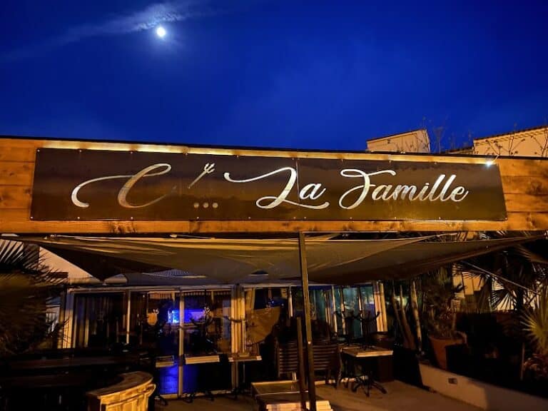 Restaurant C’ LA FAMILLE à Bormes-les-Mimosas, France — photo 1