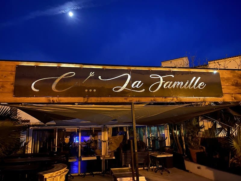 Restaurant C’ LA FAMILLE à Bormes-les-Mimosas, France