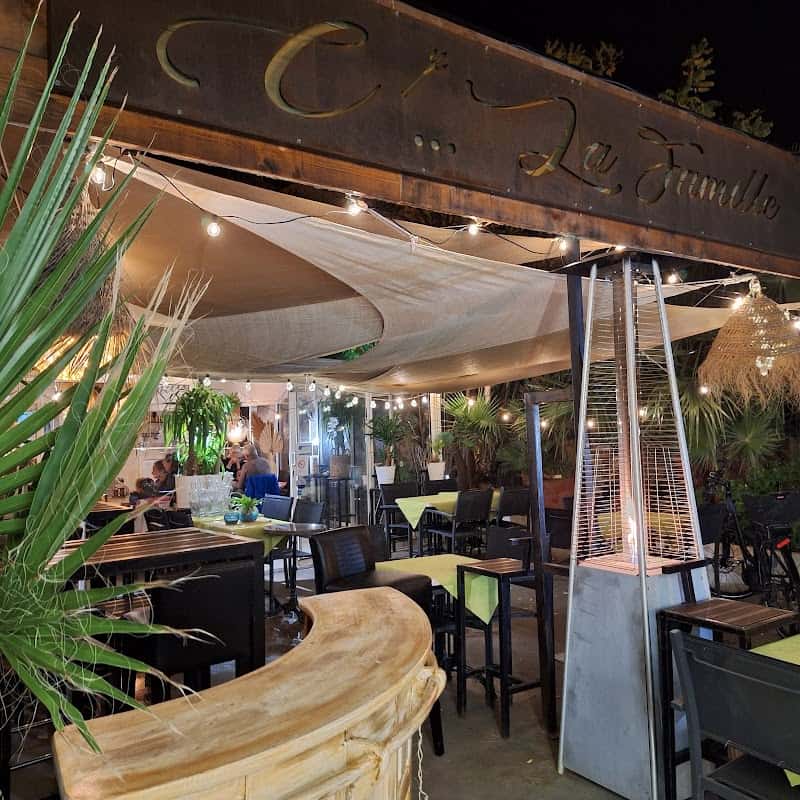 Restaurant C’ LA FAMILLE à Bormes-les-Mimosas, France