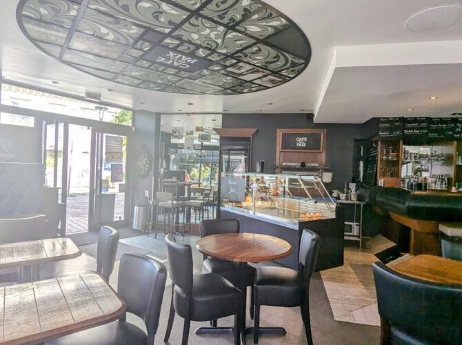 Restaurant Café de la Paix à Rochefort, France