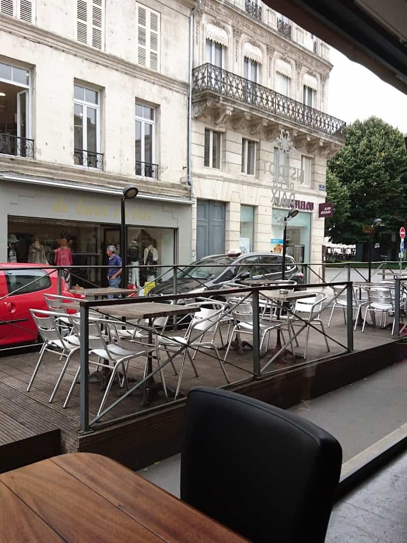 Restaurant Café de la Paix à Rochefort, France