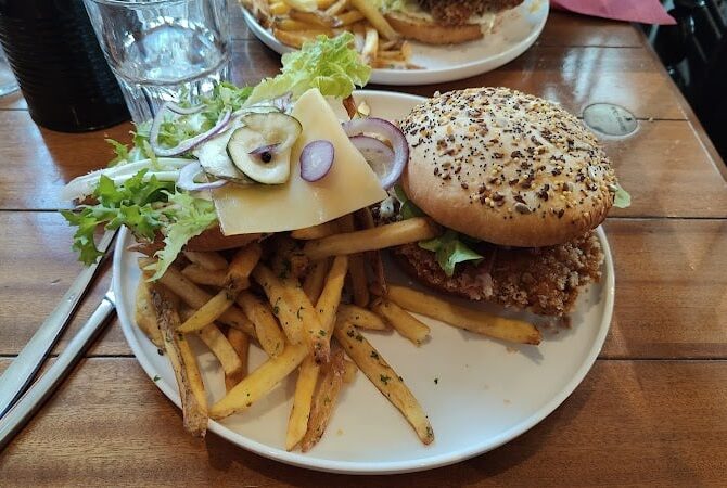 Restaurant Café de la Paix à Rochefort, France