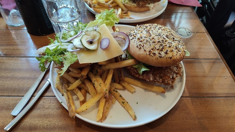 Restaurant Café de la Paix à Rochefort, France