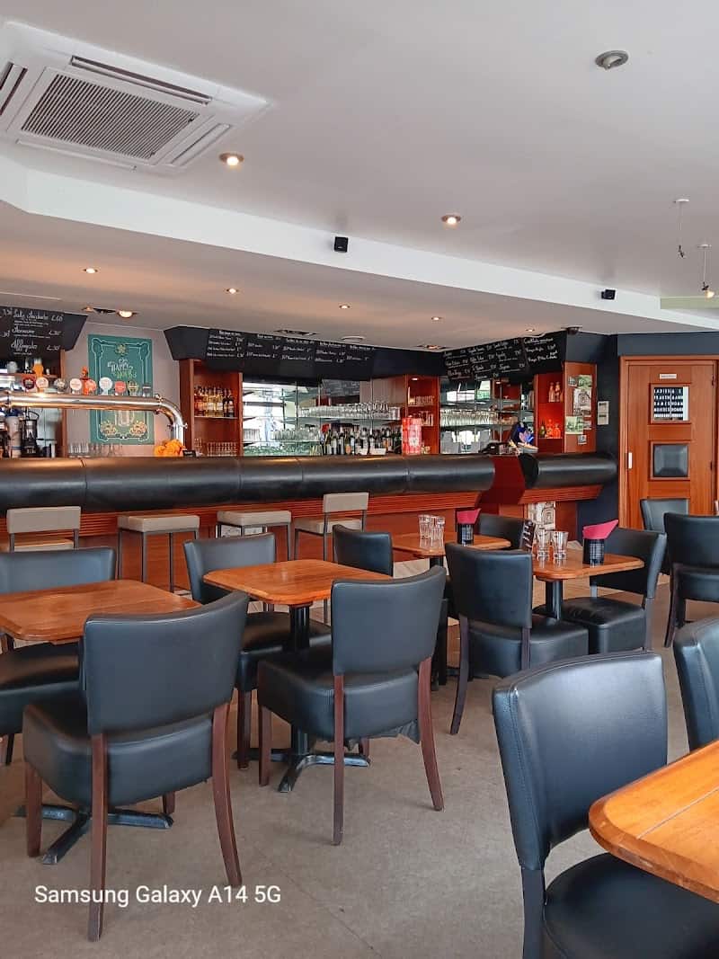 Restaurant Café de la Paix à Rochefort, France