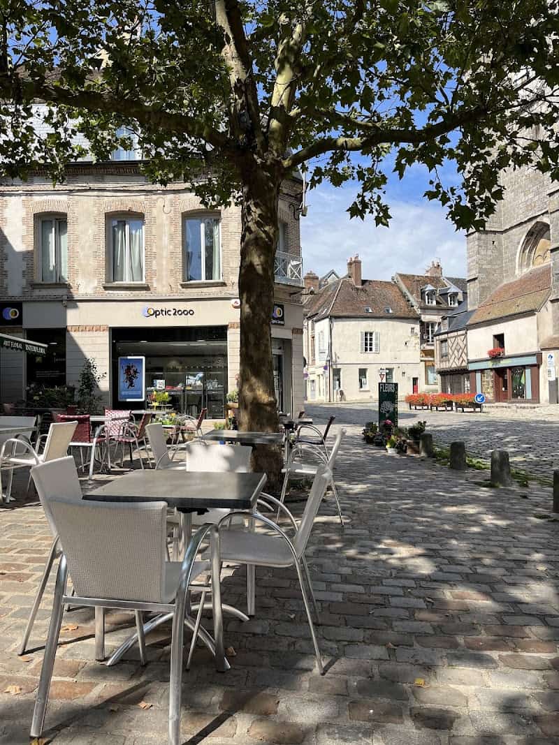 Restaurant Café du Commerce à Sézanne, France