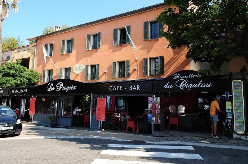 Restaurant Café du Progrès – Bormes-les-Mimosas à Bormes-les-Mimosas, France