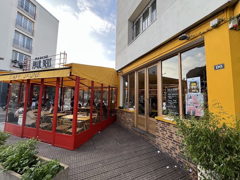 Restaurant Café jaune à Saint-Ouen-sur-Seine, France