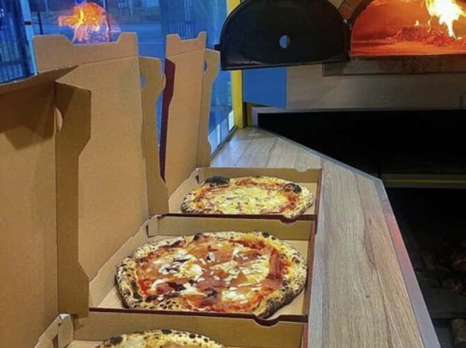 Restaurant Camion pizza au feu de bois- Casa Mia à Saint-Vrain, France