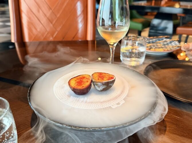 Carnival by Trèsind Restaurant & Bar | DIFC, Dubai à Dubaï, Émirats arabes unis