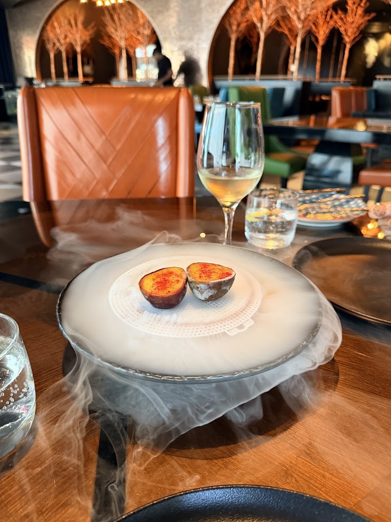 Carnival by Trèsind Restaurant & Bar | DIFC, Dubai à Dubaï, Émirats arabes unis