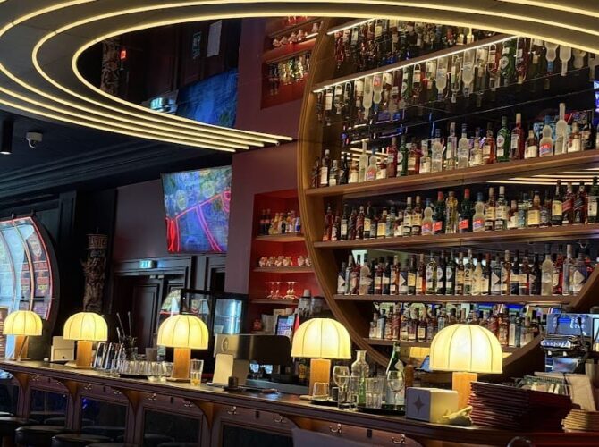 Restaurant Chérie Cherry à Enghien-les-Bains, France