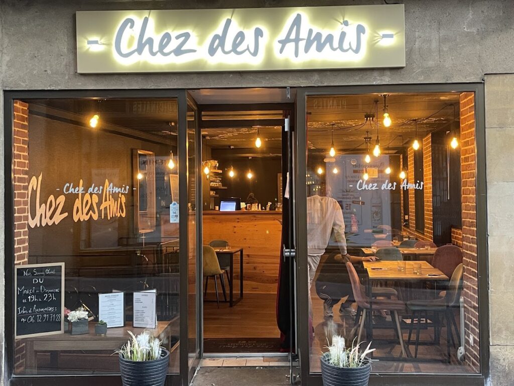 CHEZ DES AMIS