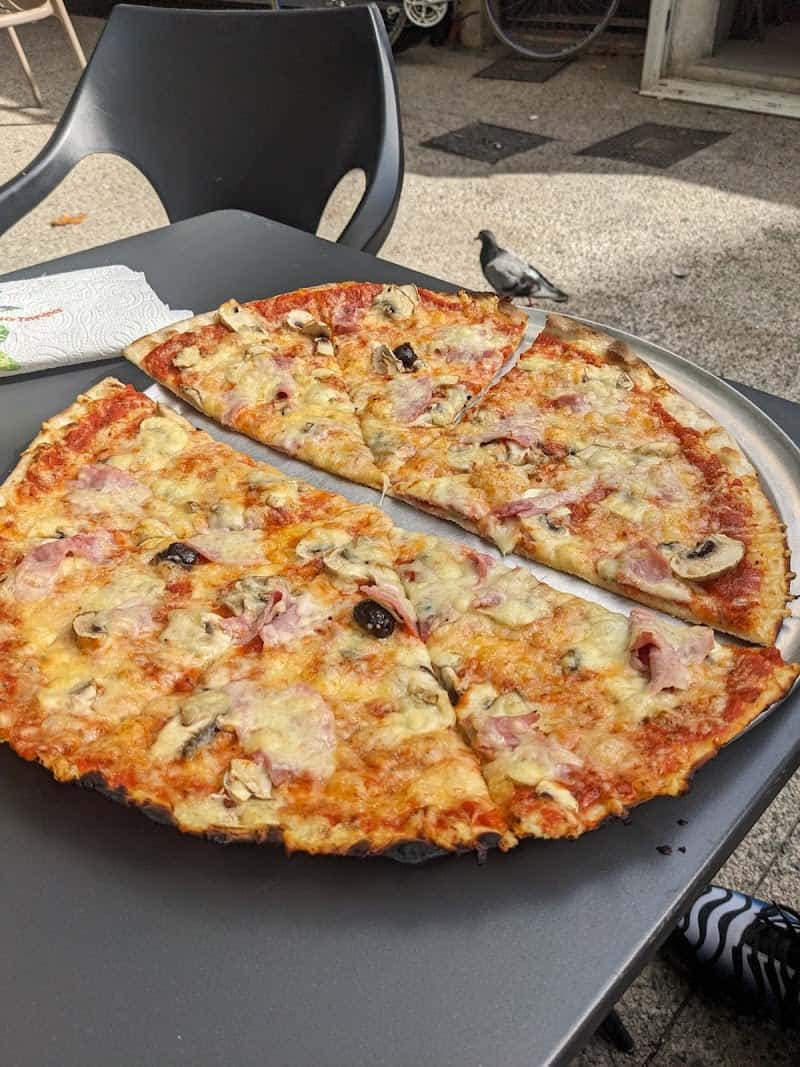 Restaurant Chez Fergo pizza à Gardanne, France