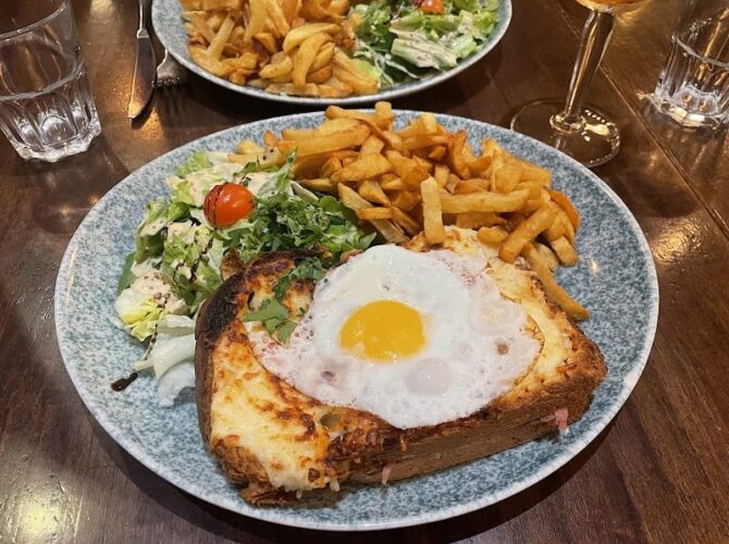 Restaurant Chez Louise à Levallois-Perret, France