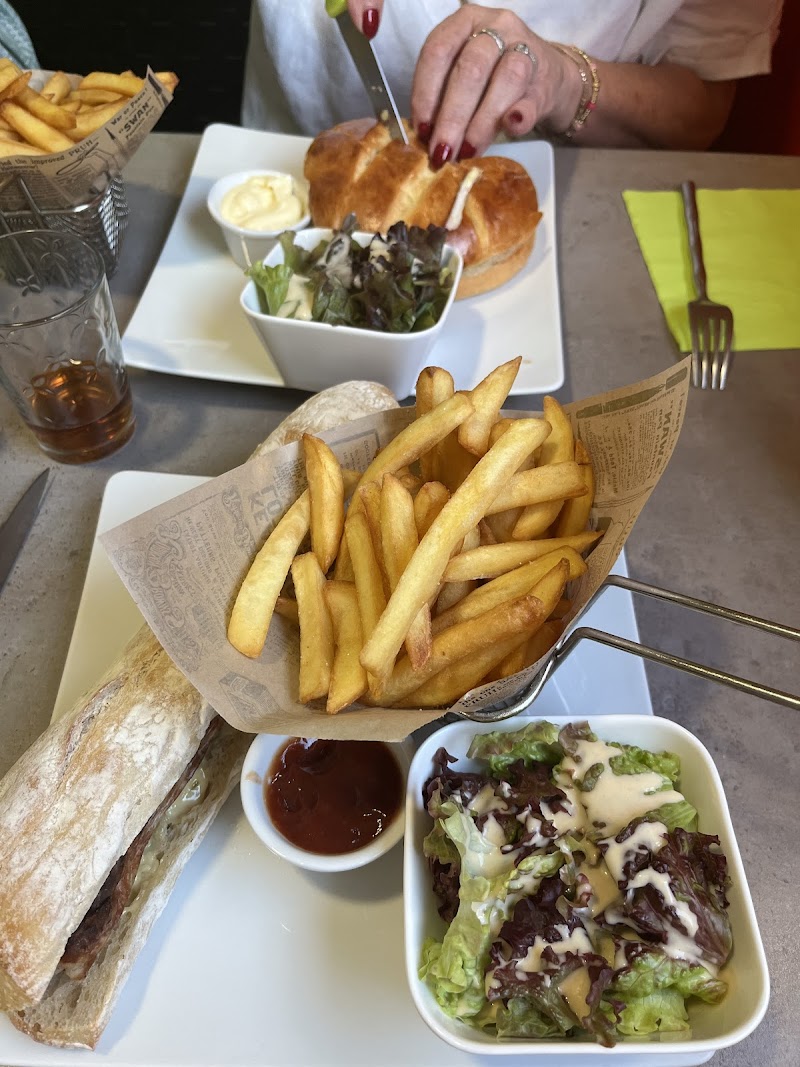 Restaurant Chez Nath & Joe à Saint-Privat-la-Montagne, France