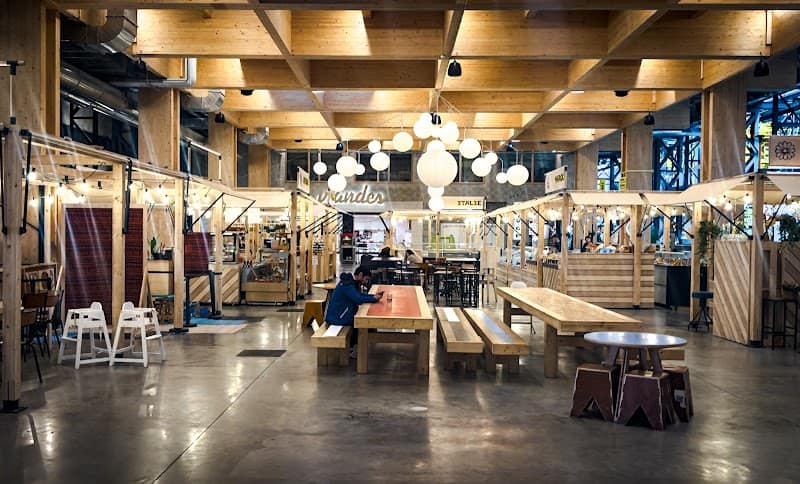 Restaurant Communale Saint-Ouen à Saint-Ouen-sur-Seine, France