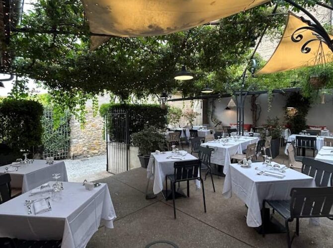 Restaurant Comte Roger Carcassonne à Carcassonne, France