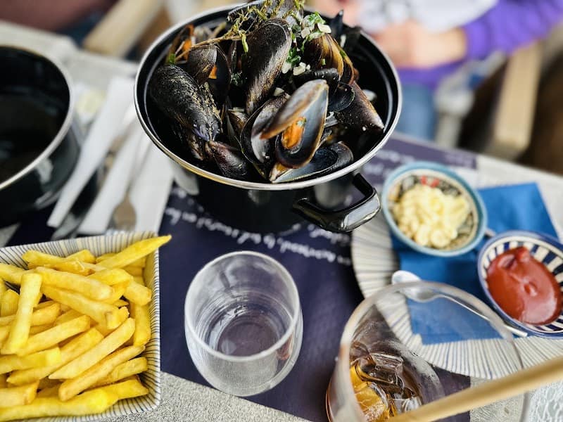 Côté Port, Bar Restaurant à Cogolin, France