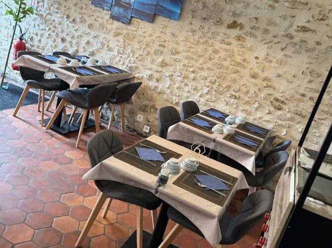 Restaurant Creperie Le Phare Breton à Ballancourt-sur-Essonne, France