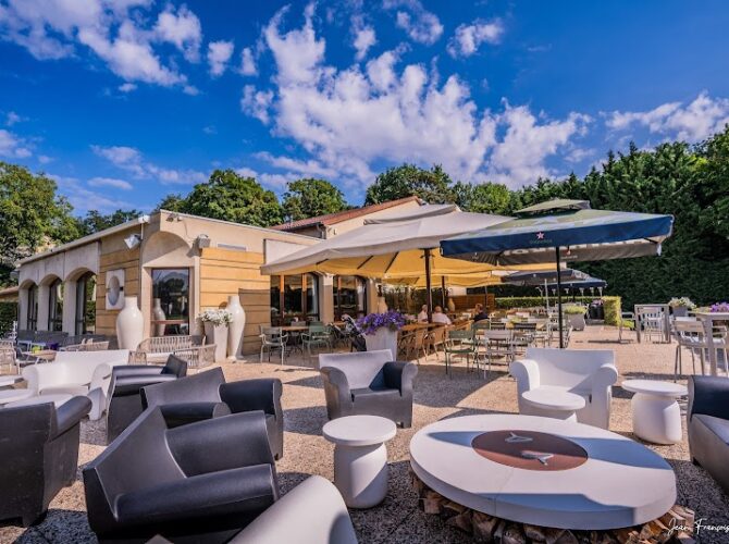 Restaurant Domaine de La Grange Aux Ormes à Marly, France