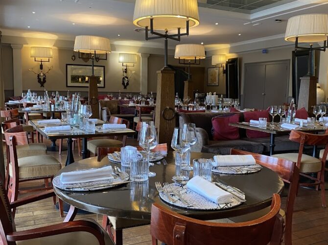 Restaurant Domaine de La Grange Aux Ormes à Marly, France