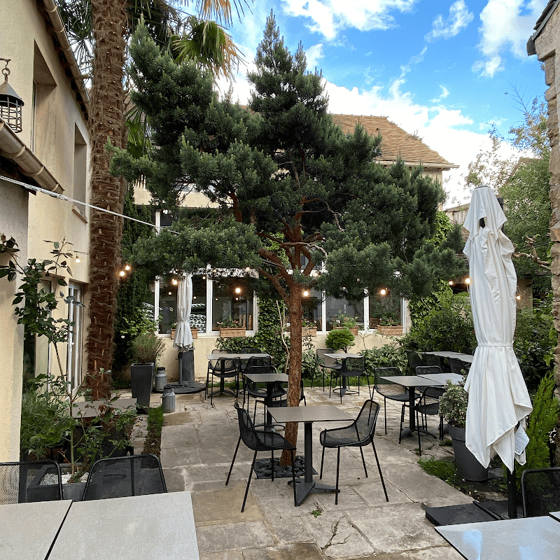 Restaurant Entre les Deux à Mennecy, France