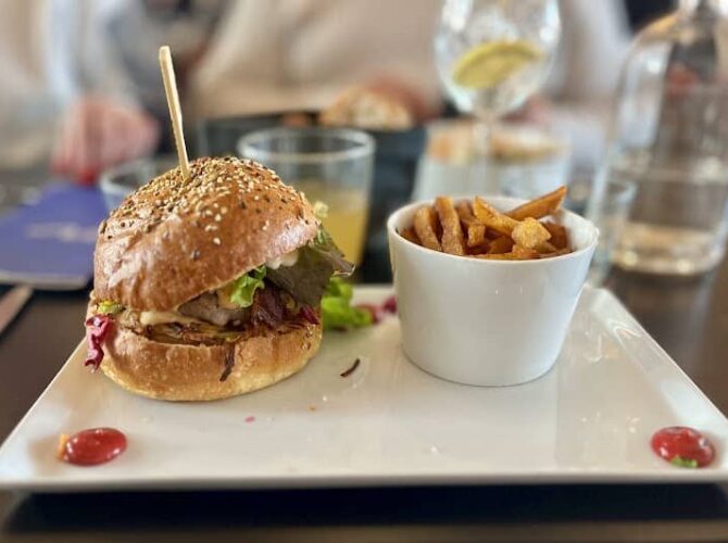 Restaurant Entre Nous à Guilvinec, France