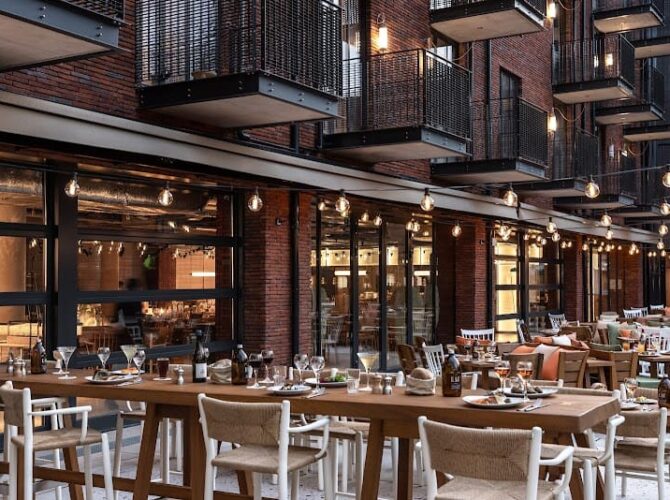 Restaurant Feuille de Chou à Saint-Ouen-sur-Seine, France