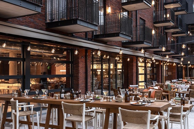 Restaurant Feuille de Chou à Saint-Ouen-sur-Seine, France