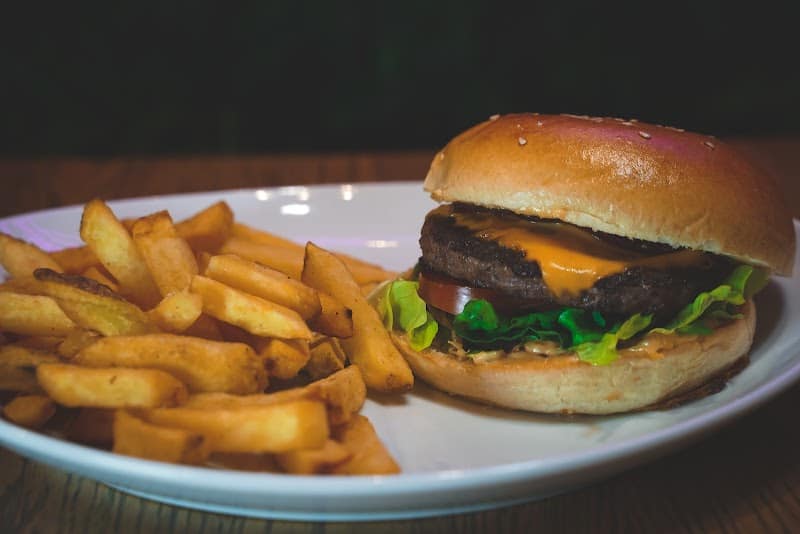 Restaurant French Cantine (Creil Saint Maximin) à Saint-Maximin, France