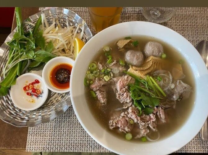 Restaurant Hanoï. à Enghien-les-Bains, France