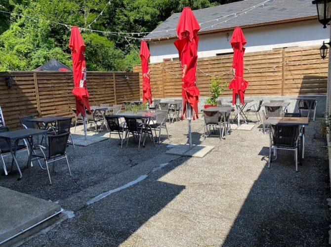 Restaurant Hostel De La Source à Chazey-Bons, France