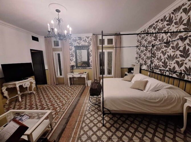 Restaurant Hostellerie Château des Fines Roches à Châteauneuf-du-Pape, France