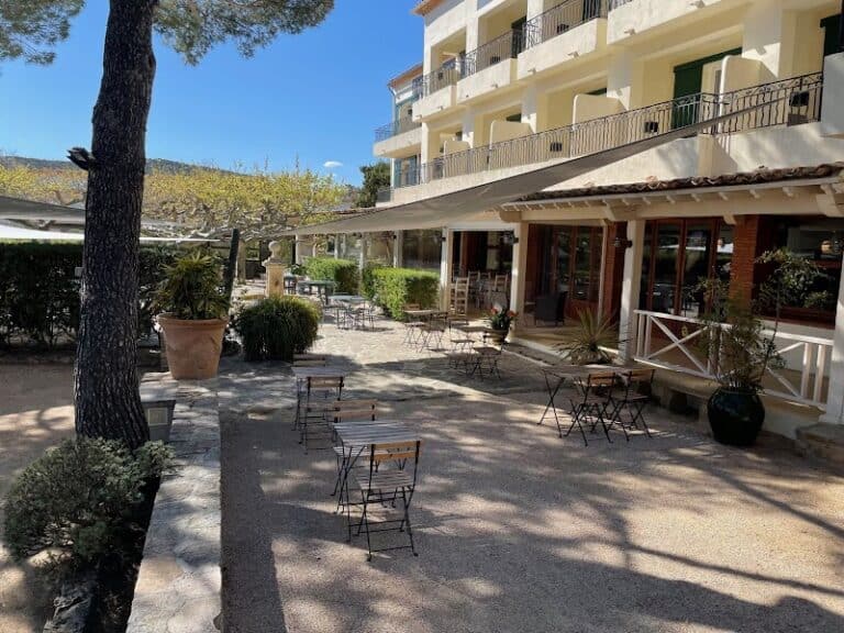 Restaurant Hôtel De la Plage HDLP à Bormes-les-Mimosas, France
