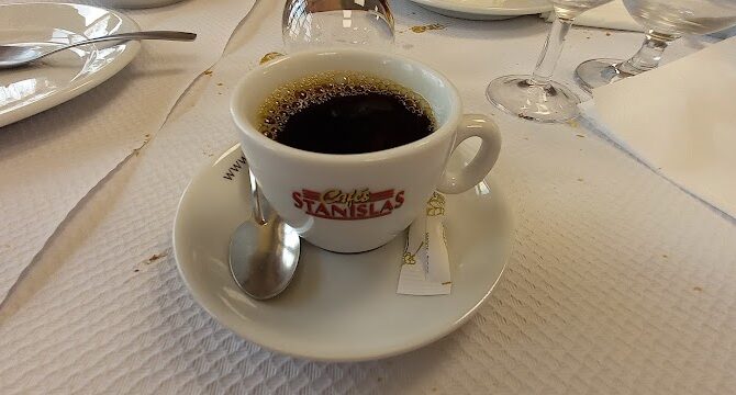 Hôtel Restaurant Bellevue à Longeville-en-Barrois, France