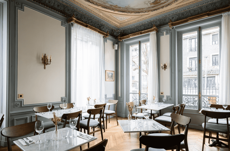 Hôtel Restaurant Le Charmant à Saint-Ouen-sur-Seine, France