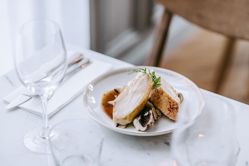 Hôtel Restaurant Le Charmant à Saint-Ouen-sur-Seine, France