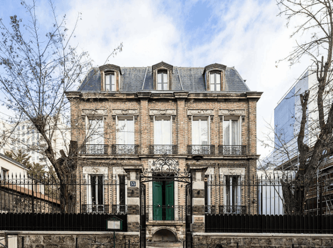 Hôtel Restaurant Le Charmant à Saint-Ouen-sur-Seine, France