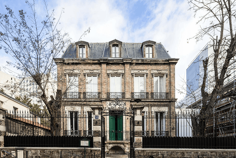 Hôtel Restaurant Le Charmant à Saint-Ouen-sur-Seine, France