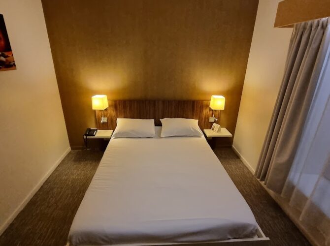 Hôtel & Restaurant – Le Coeur d’Or Douzy, Sedan Est (The Originals) à Douzy, France