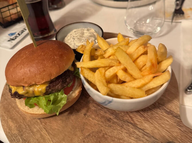 Restaurant Nazar Luxembourg Sàrl à Roeser, Luxembourg