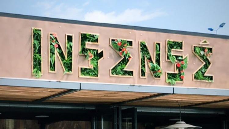 Restaurant Insensé à Saint-Laurent-du-Var, France