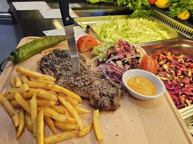 Restaurant Istanbul Grill Lardy à Lardy, France