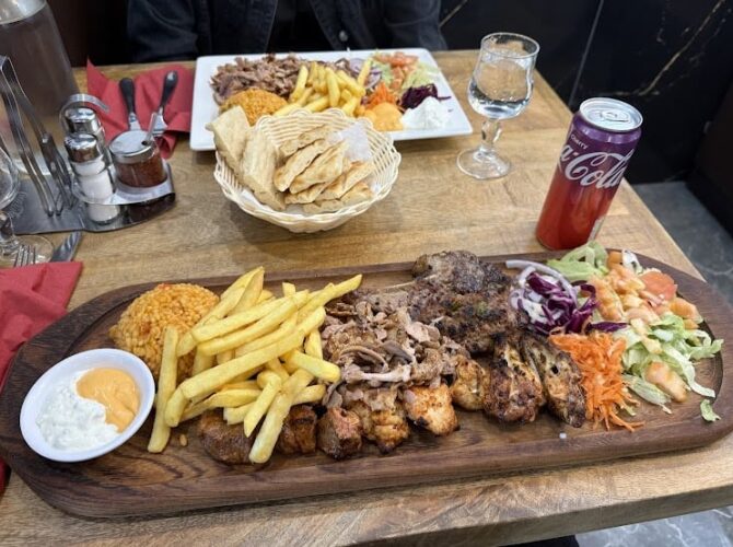 Restaurant Istanbul Grill Lardy à Lardy, France