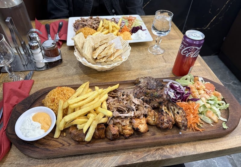 Restaurant Istanbul Grill Lardy à Lardy, France