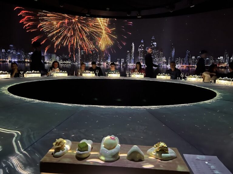 Krasota Dubai Restaurant à Dubaï, Émirats arabes unis