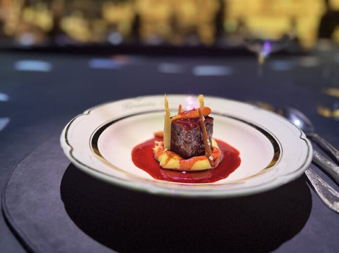 Krasota Dubai Restaurant à Dubaï, Émirats arabes unis