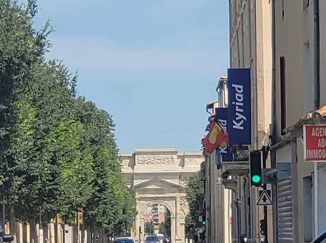 Kyriad Orange Centre Ville – Hotel & Restaurant Bar – La Galerie D’art Des Princes – Provence Alpes Côte D’azur à Orange, France