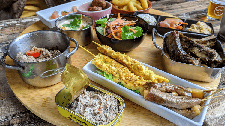 Restaurant L’ Antre Nous à Dinan, France