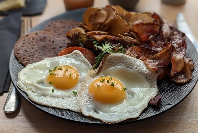 Restaurant L’ Elfe Assis à Levallois-Perret, France